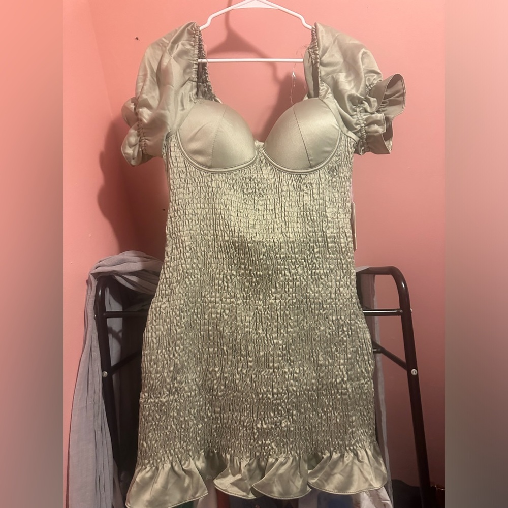 Blasé olive dress